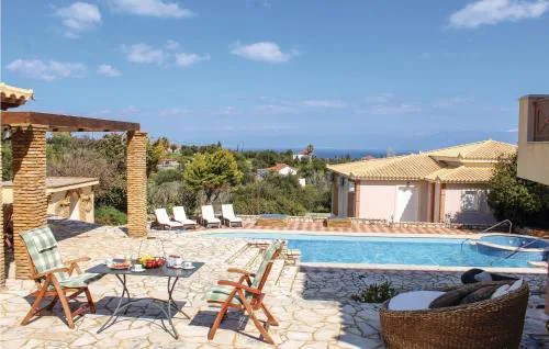 Stunning Home In Koroni