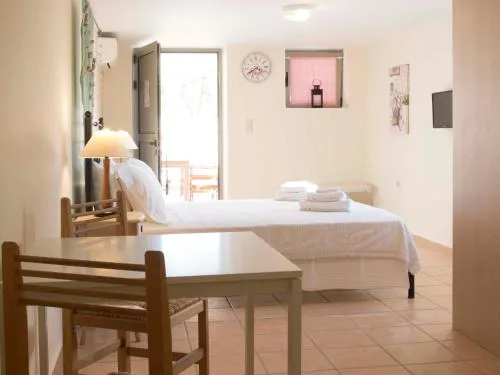 Poliana Estate Studios
