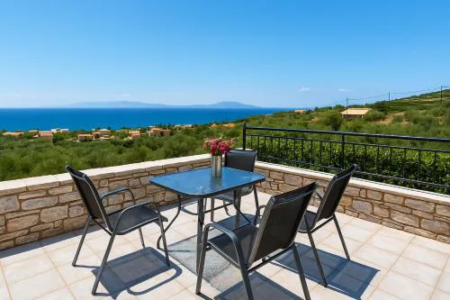 Seaside Serenity - Stylish Seaview Home