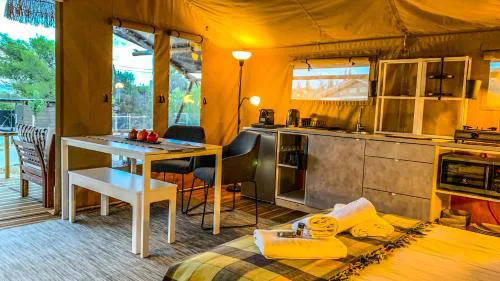 African Safari Canvas Lodge Tent Sea View