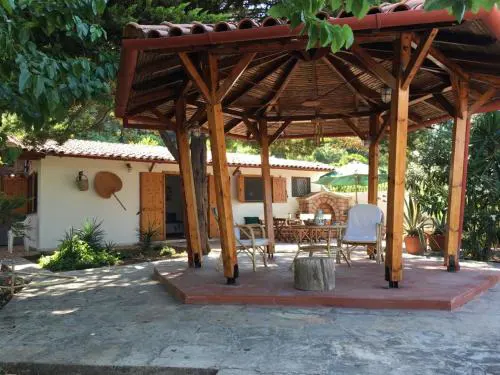 Charming Beach Cottage - Paradise on Earth