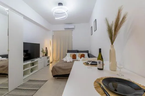 Loutraki Studio by the Beach Bars,Taverns,AC, Washer
