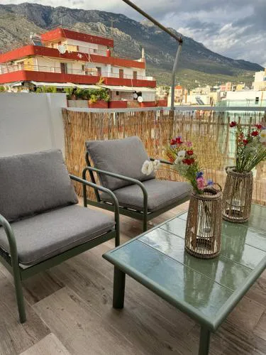 The Balcony Nest