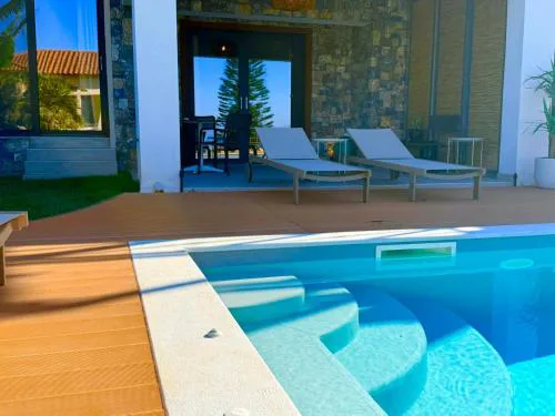 Romantic Pool Suite with Sea View Rastoni