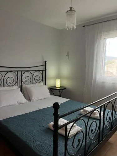 Lovely 1-bedroom apartment in front of sandy beach