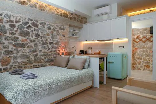 Anthi's apartment