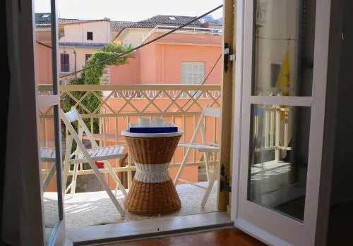 Old Town Apartment next to Seafront Promenade