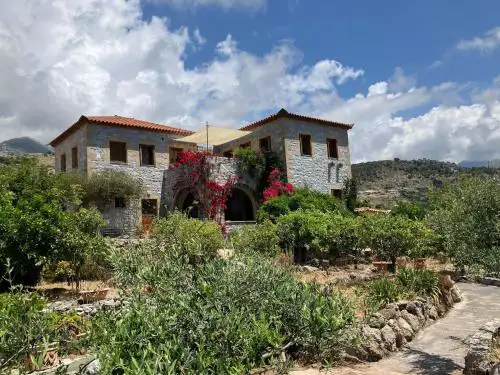 Bright Cozy Home with Terrace, Garden & Sea View