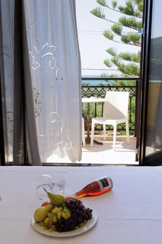 LITHOS by the sea