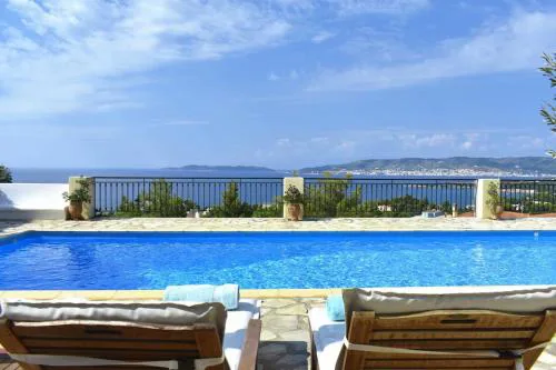 Villa Anna- A Slice of Heaven.