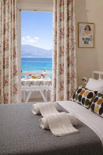 Moukas Seaside Apartments Romantico