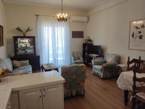 Los Laureles Relaxing Vintage Home
