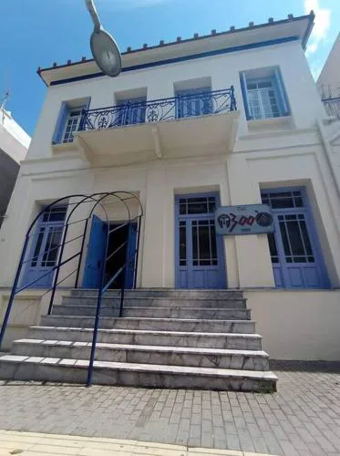The -300 -a centrally located heritage home