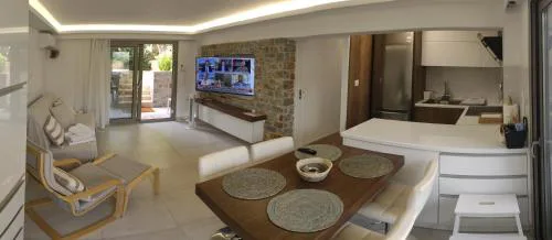 Irida Holiday Apartments