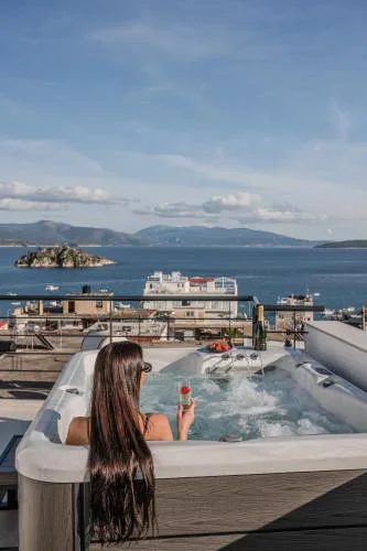 Noma Suites Tolo