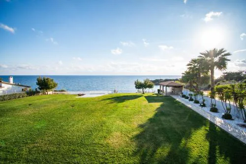 Sea-front Estate Navarino Baths