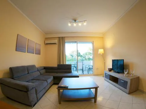 Pine Breeze Apartment