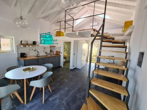Gythio townhouse