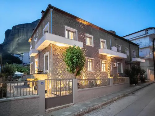 The Rock Guesthouse A 1923 Stone Heritage Home in Meteora