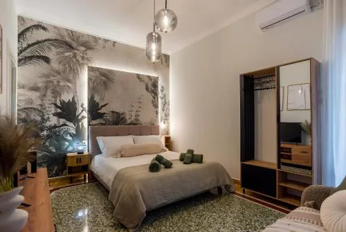 Retro Central Apartment with Parking