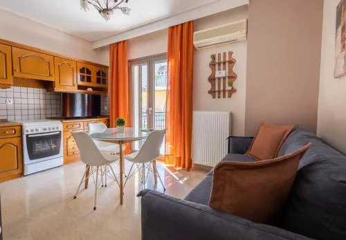 Your cozy six street apartment Γ 3