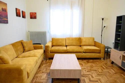 Stella’s Minimal Lodge