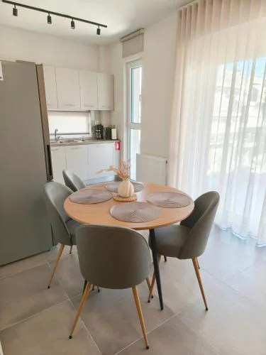 Leaf Volos apartment with private parking