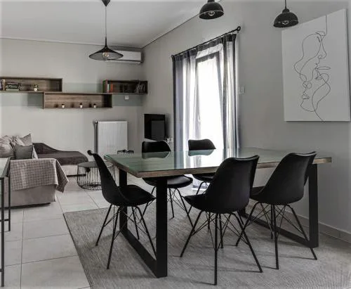 Minimal Central Apartment By The Sea