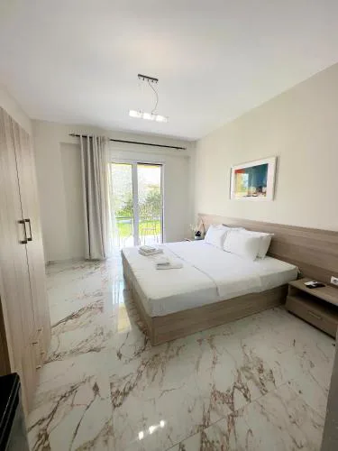 Avra Yard Suites