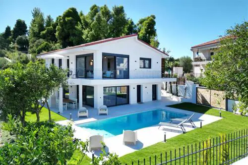 Mandarini Luxury Villa Pefkochori 5 bedrooms 12 guests