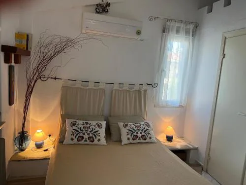 Pefkoxori Maisonette 250m from the sea with garden and parking