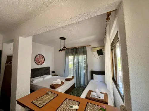 PELEKAN rooms and apartments ATHINA 23