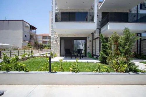 Petrino Compex III, Pefkohori by Halkidiki Villas