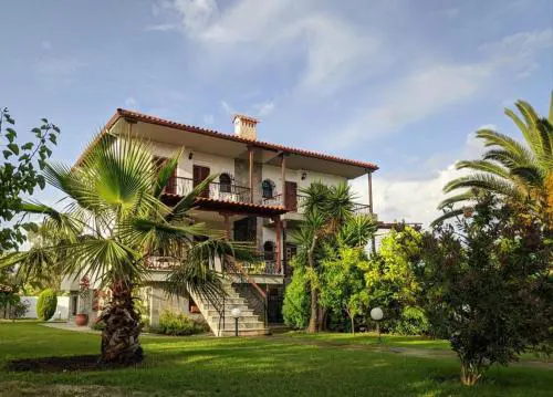 Villa Beta - 5min walk to beach, BBQ, Parking