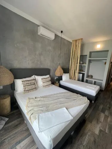 Xenios Hotel