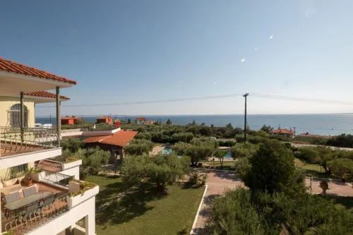 Duplex Gerakini Apartment with Pool