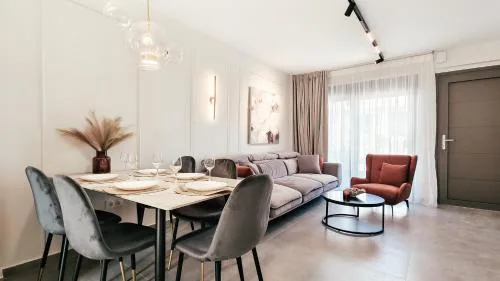 Windfall Luxury House