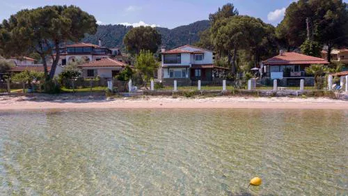Docker 2 Beachfront Villa Vourvourou by Halkidiki Villas