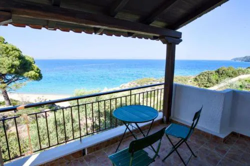 Fava's Villa on the Rocks