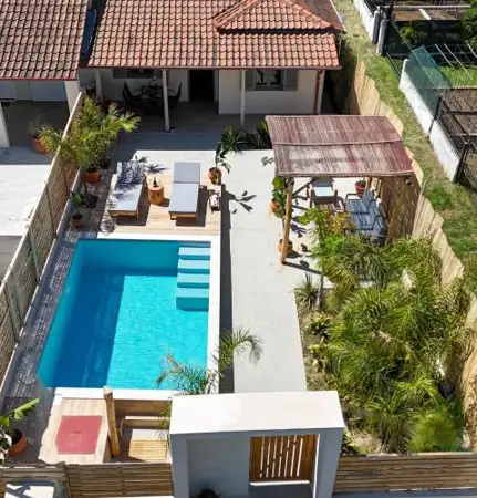 Emina Palms