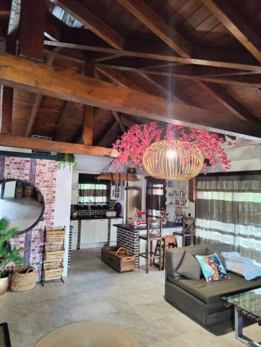 Vintage Lux Homes