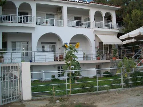 Paschalia sea view studios