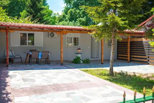 Ektoras House