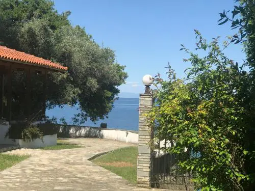 Zeusplace Seaside Home private beach and parking