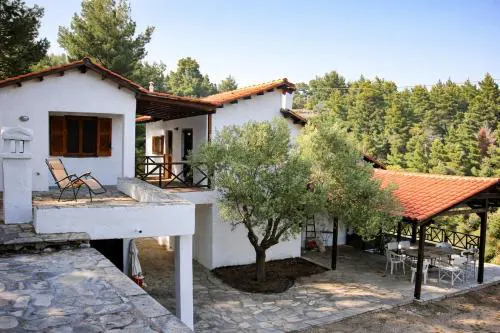Reina's house by the sea