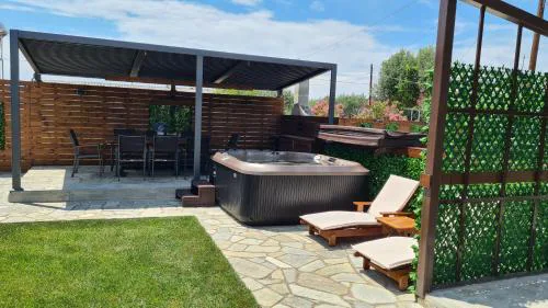OASIS BEACH HOUSE