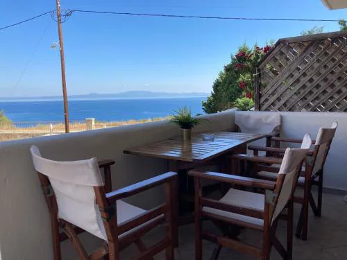 "Ariane" - Charming House in Afytos with Sea View