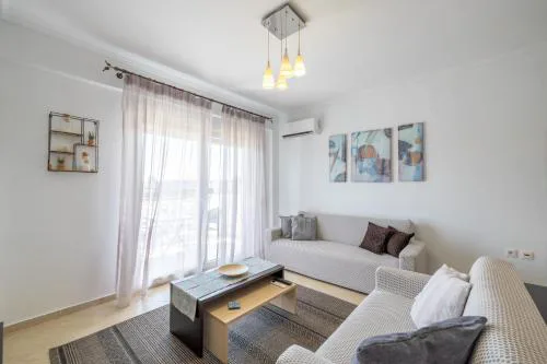 Tranquil Getaway by InFox Suites