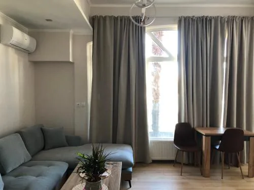 Ολοκαίνουργιο μοντερνο και άνετο διαμερισμα δίπλα στο σταδιο