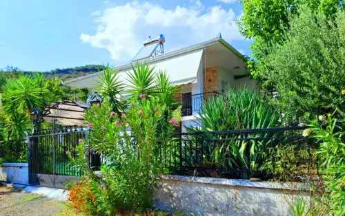 INDEPENDENT RESIDENCE WITH a VIEW